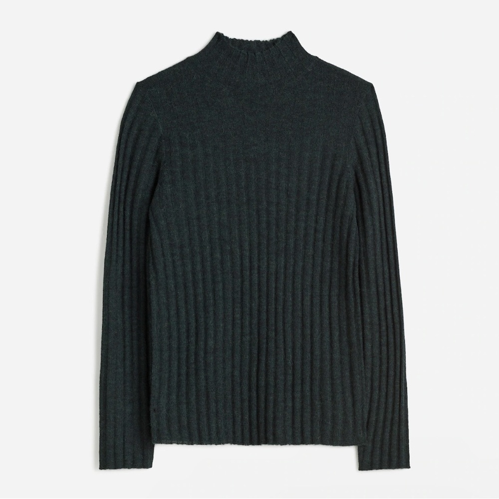 Dark Green Ribbed Women's Sweater